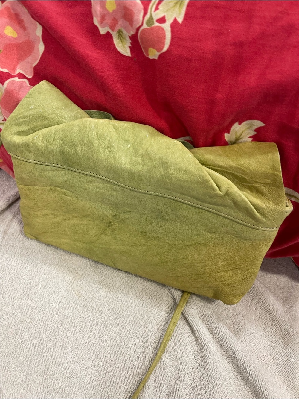 Susan Farber Collections  Green Leather Bow Shoulder Bag - Picture 16 of 16